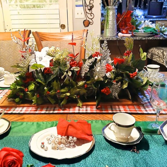 Table Accented Centerpiece By BJ Florals - Picture 5 of 6